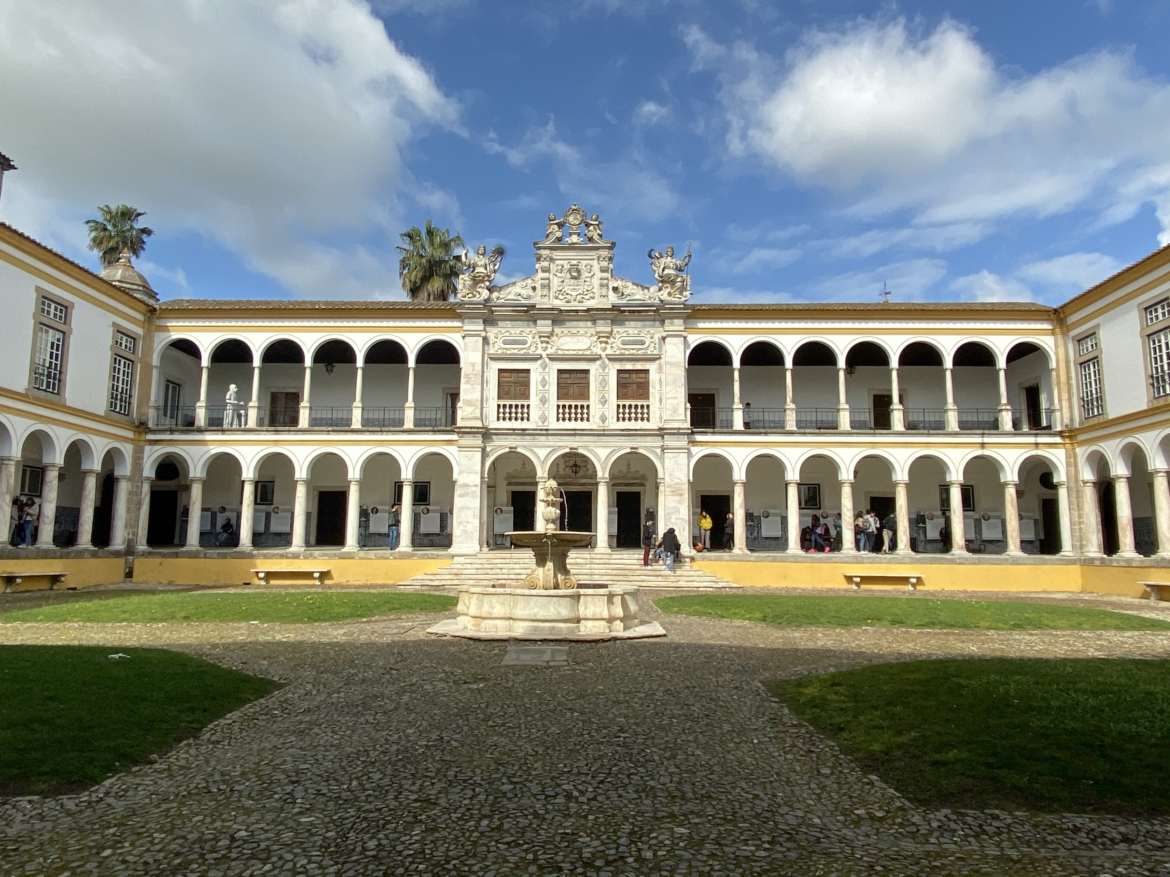 Universidade de Évora