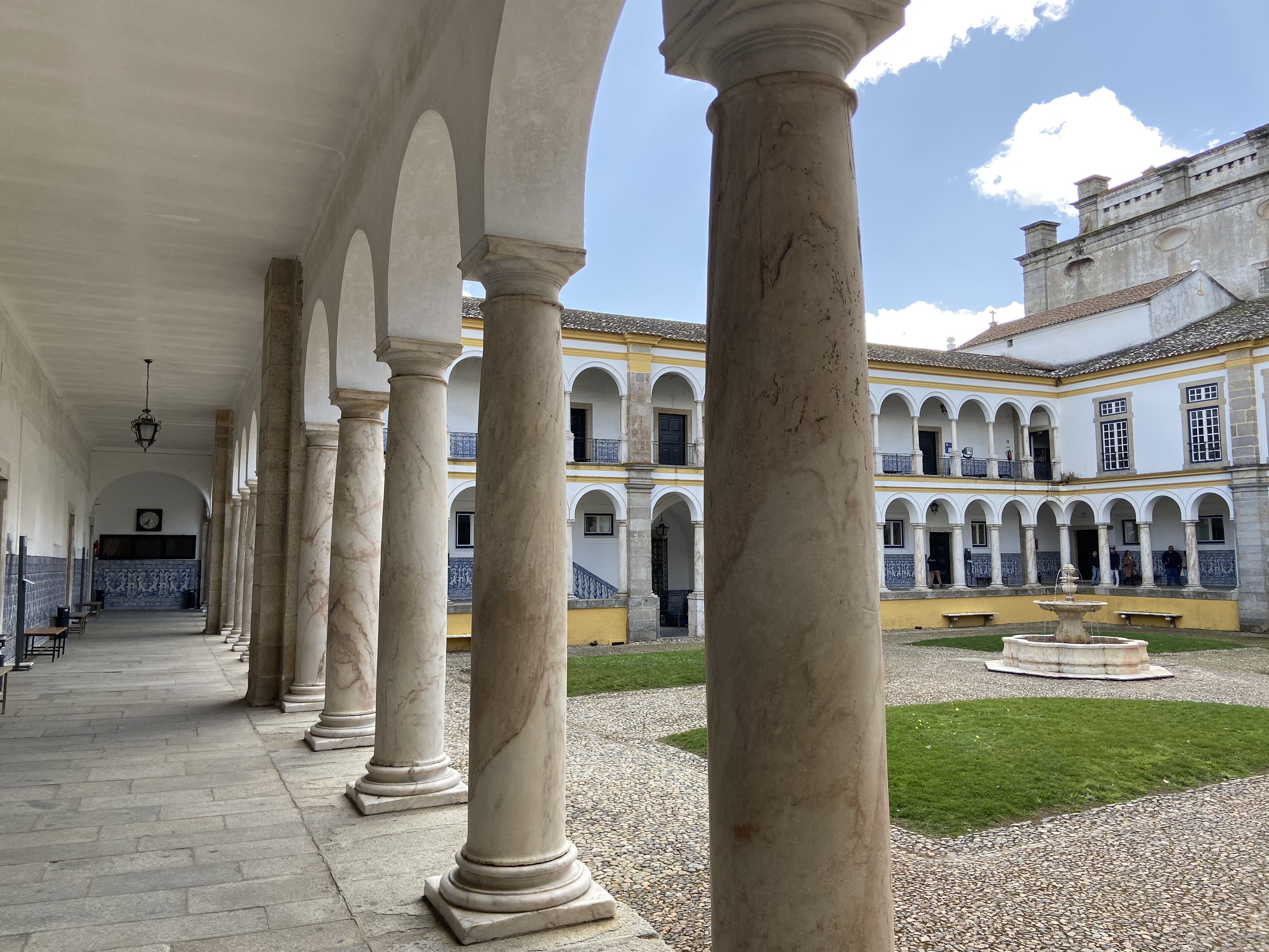 Universidade de Évora