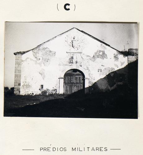 26 - Fotografia nº 6 – (C) Prédios militares
